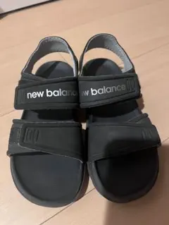 new balance ブラック サンダル
