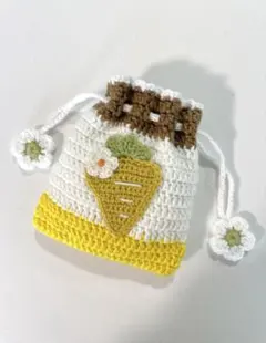 ニンジン巾着袋　かぎ針編みポーチ　編み物　ハンドメイド