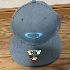 Oakley グレー キャップ スナップバック