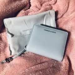 CHARLES & KEITH 二つ折り財布