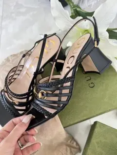 GUCCI ブラックストラップサンダル