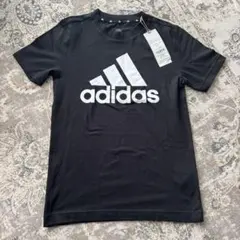 adidas ブラックTシャツ 150cm