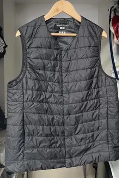 ウォームパデッドベスト 黒 ユニクロ