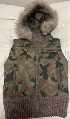 迷彩ファー付きダウンベスト