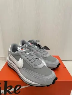 Nike sacai グレー スニーカー