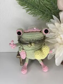 あみぐるみ カエルちゃん がま口 手編み ハンドメイド いちごバッグ トンボ