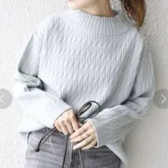 ショート丈ニット