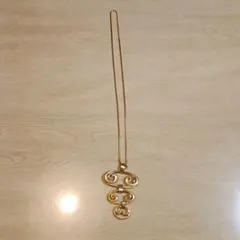 スワールデザイン金色メッキネックレス