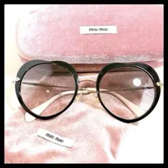 極美品 miu miu サングラス ハート型 ブラック ピンク グラデーションのサムネイル