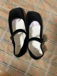 SVEC 黒 バレエシューズ ストラップ付き