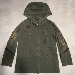 Desigual フード付きミリタリージャケット カーキ