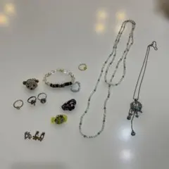 ビーズネックレス　リング　イヤリング　ブレスレット