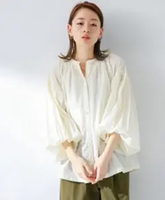 エアリーコットンボイルギャザーブラウス　オフホワイト
