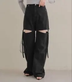 チコ サイドベルトスリットデニムパンツ ブラック 1サイズ