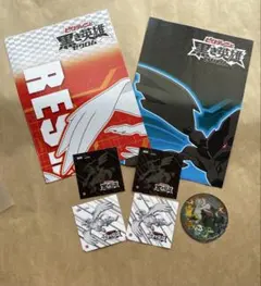 ビクティニと黒き英雄ゼクロム 白き英雄レシラム ポスター・ユニクロ×ステッカー