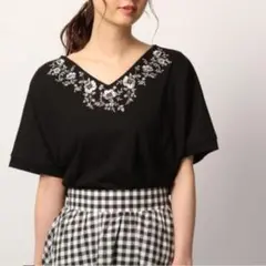 美品☆ GLOBAL WORK 刺繍 Ｔシャツ Ｍ