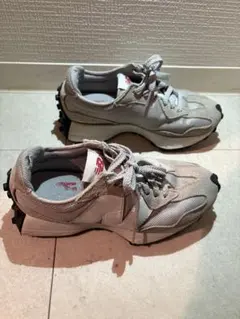 New Balance グレー スニーカー327