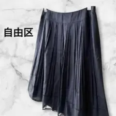 美品 自由区 シフォン プリーツ フレア スカート ネイビー 38 M 春夏のサムネイル