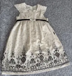 anyFAMアイボリー 花柄ワンピース 140cmサイズ