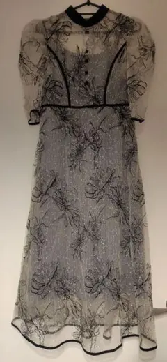 LEJA 配色パイピングプチハイネック花柄刺繍ラメレースロング丈ドレス