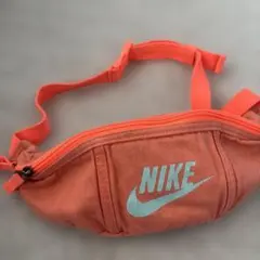 NIKE ボディバッグ オレンジ