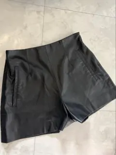 ZARA ザラ　レザー　ショートパンツ　海外ファッション