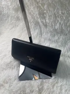 PRADA ブラックレザー 長財布