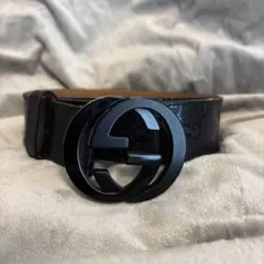 GUCCI ブラックレザー ベルト GGパターン