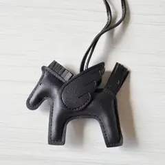 ペガサスチャーム　馬　バッグチャーム　ブラック　ラッキーアイテム