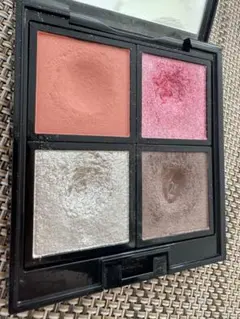 ADDICTION アイシャドウ単色4色＋ケースセット　＊1月末まで掲載