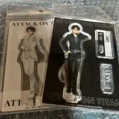 進撃の巨人【リヴァイ】アクリルスタンド2個セットWhite &Black