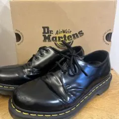 美品】Dr. Martens 3ホール 型番11838 - メルカリ