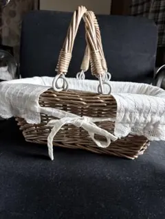 バスケット ，カバーレース付き