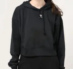 adidas プルオーバーパーカー　トレーナー