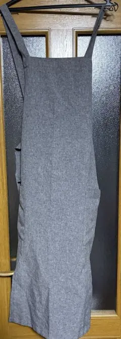 グレーのロングエプロン　左右ポケット　ウィメンズ