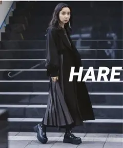 HARE ロング丈 バイカラープリーツコート　ブラック×グレー 上品綺麗大人黒のサムネイル