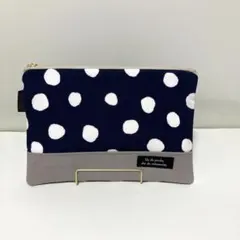 ハンドメイドお薬手帳ポーチ、フラットポーチ、小銭ポケット、カードポケット　水玉柄