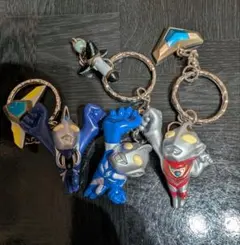 ウルトラマンシリーズ 変身シーンダブルキーホルダー3個セット