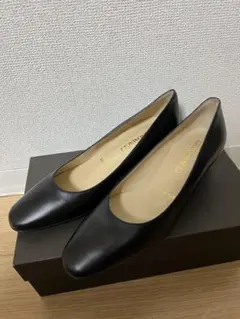 未使用ブルーノマリ✳︎黒プレーンパンプスのサムネイル