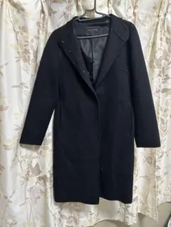 黒いウール混合ロングコート