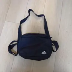 adidas ショルダーバッグ ブラックのサムネイル