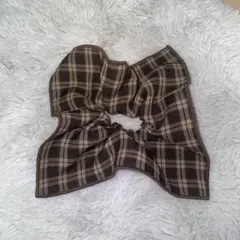 GU スクエア チェック シュシュ