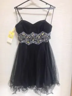 ビジュー付きドレス