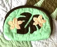 在庫一掃セール!!コスメポーチ♡モンステラ♡ペールグリーン♡ハワイアンキルト