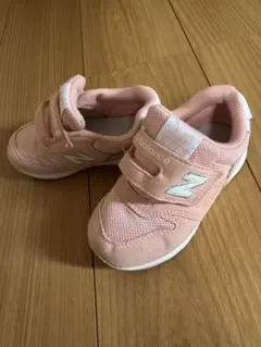 New Balance ピンク スニーカー