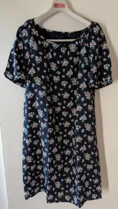 ユニクロ　チュニック　ネイビー花柄　サイズM　未使用品
