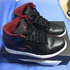 ナイキ エアジョーダン1 レトロ ミッド ブラック レッド ホワイト