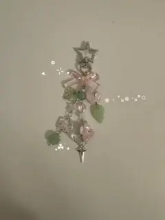 ビーズキーホルダー　ピンク　クローバー　y2k ウィッシュコア　コレクトブック