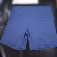 Lululemonヨガパンツ ショート丈 ブルー