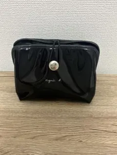 agnes b. アニエスベー エナメル ポーチ ブラックのサムネイル